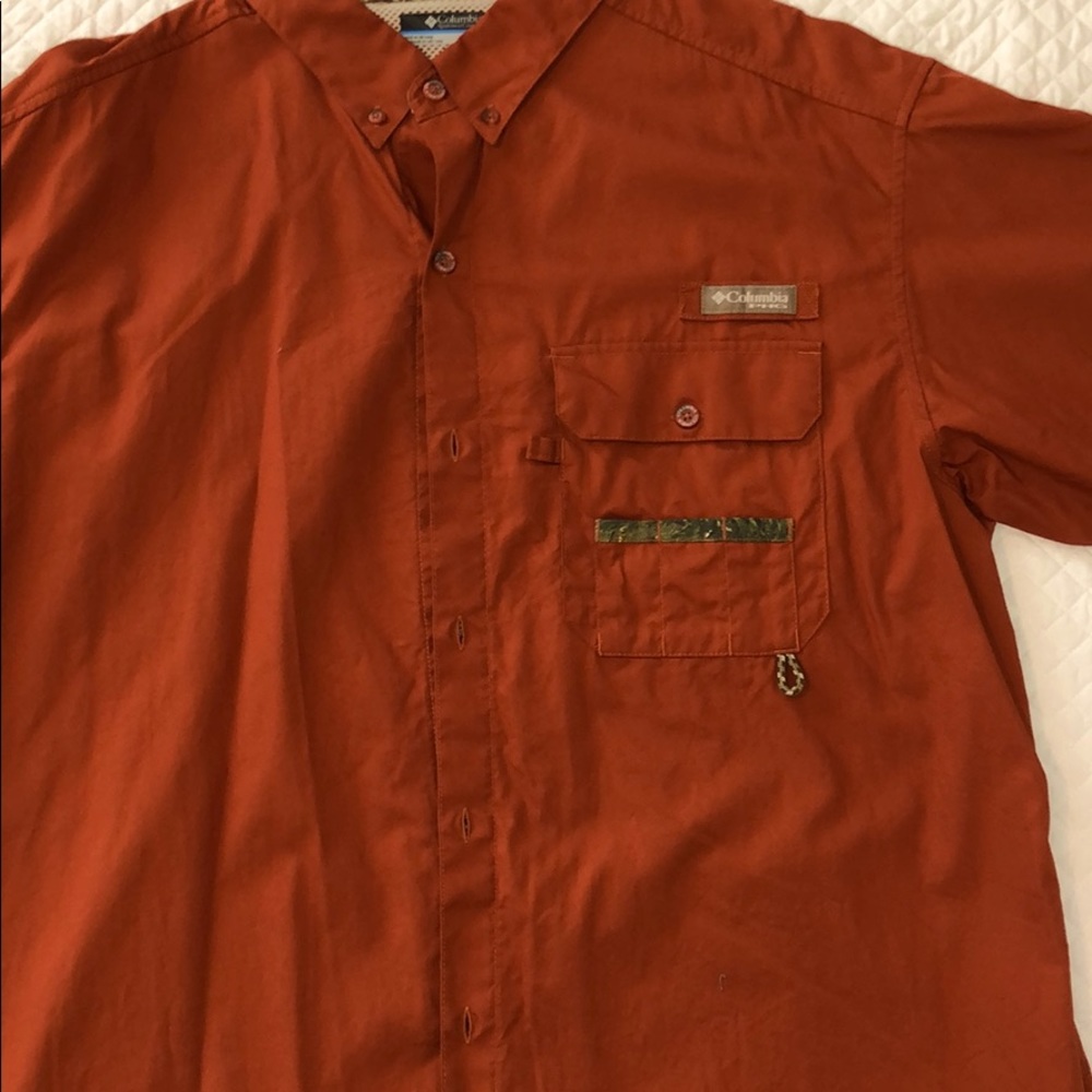 Columbia performance shirt